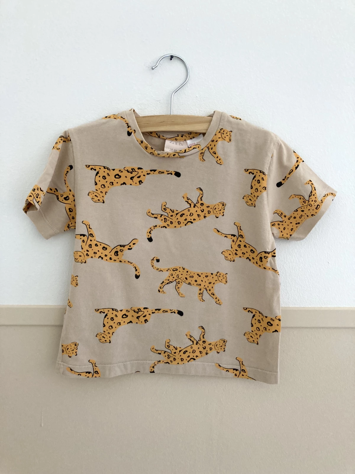 Zara - T-Shirt (maat 92)