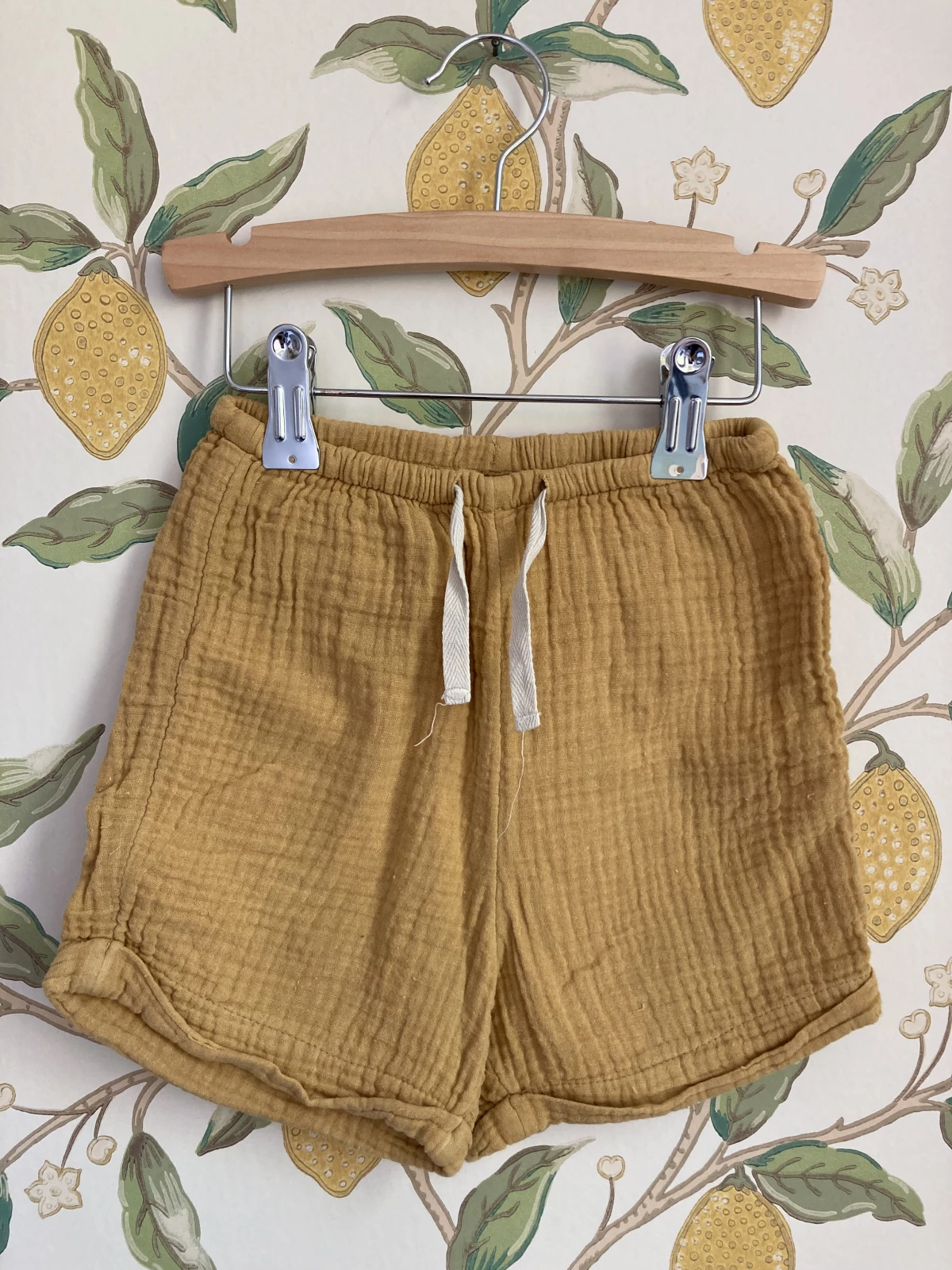 H&M - Korte broek (maat 92)