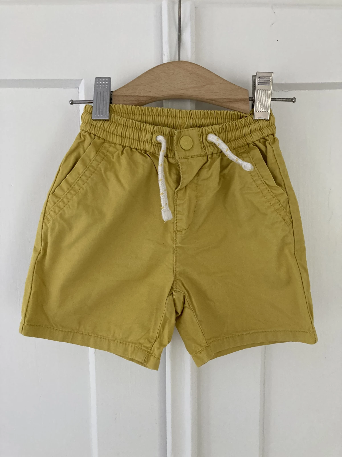 Zara - Korte broek (maat 86)