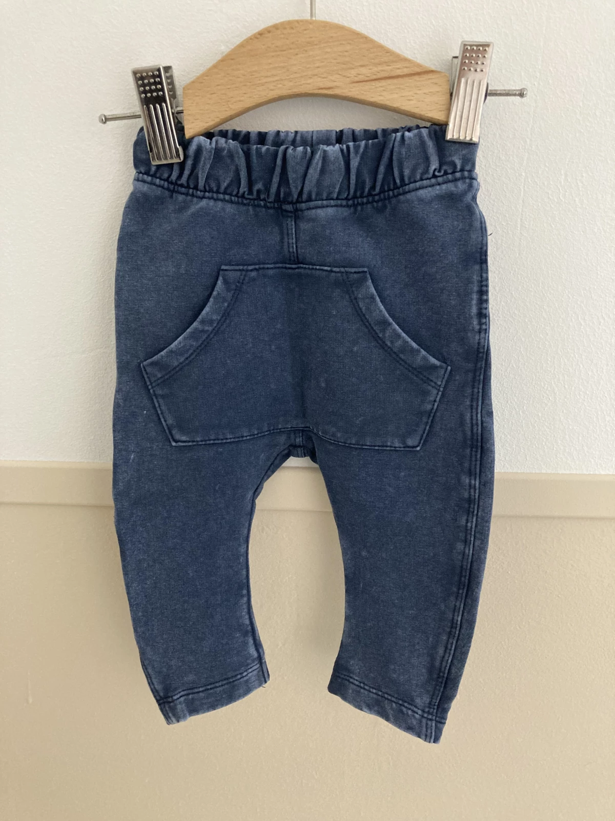 Prenatal - Joggingbroek (maat 62)