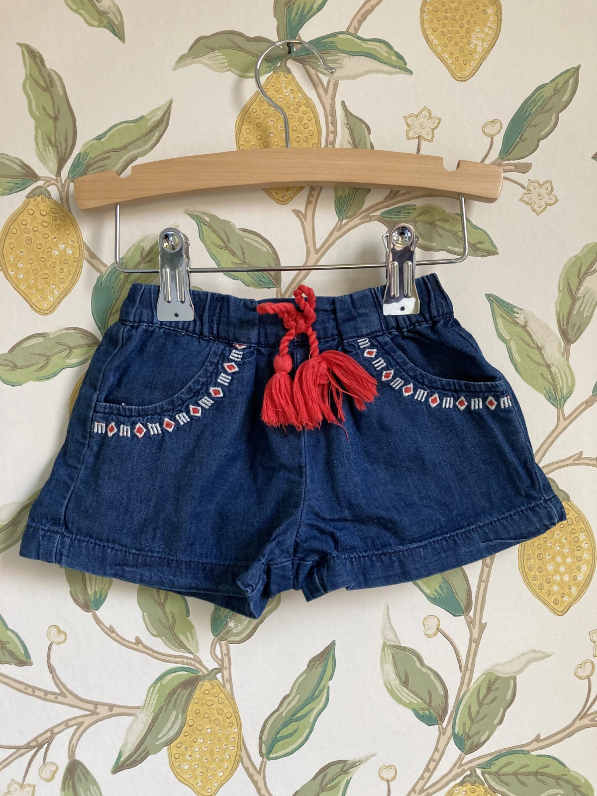 Korte broek (maat 86)